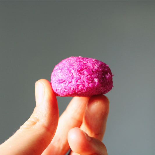 Truffes Roses à la Pitaya Rose et Noix de Coco